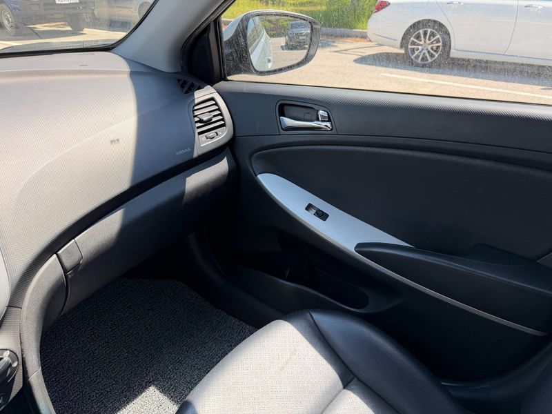 2012 Hyundai Accent Diesel 1.6 VGT Premium photo 13