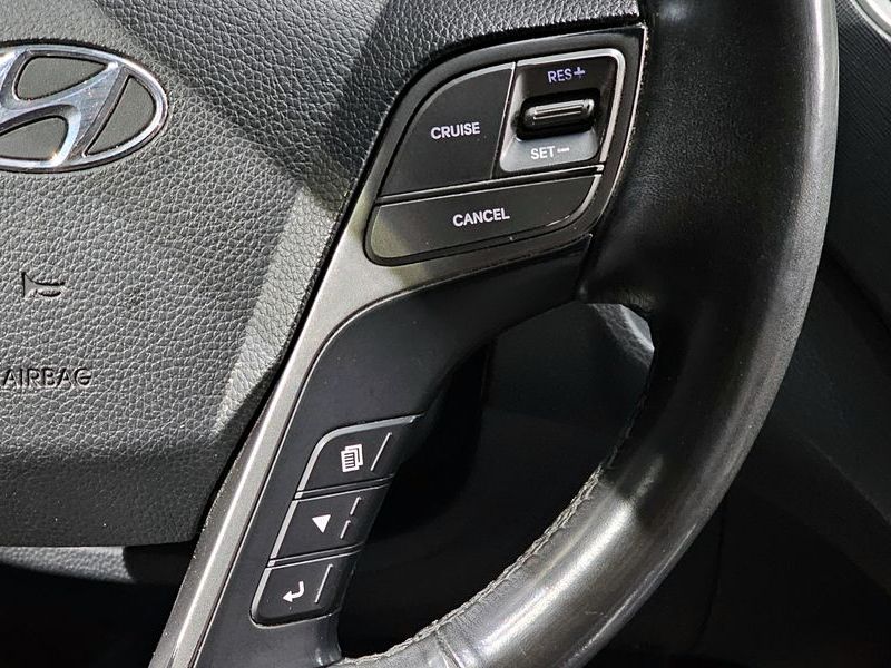 2017 Hyundai Santa Fe Diesel 2.0 2WD Premium photo 16