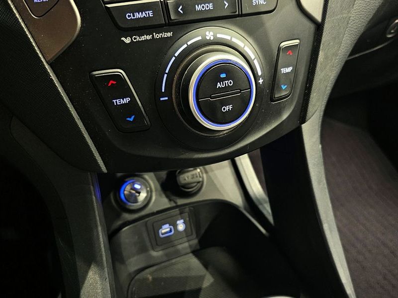 2017 Hyundai Santa Fe Diesel 2.0 2WD Premium photo 17