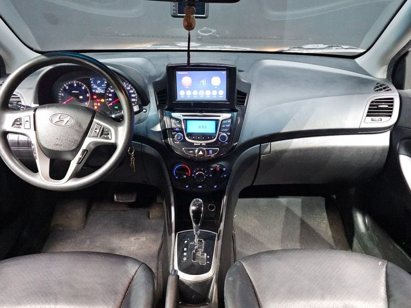 2013 Hyundai Accent Diesel 1.6 VGT Premier photo 7