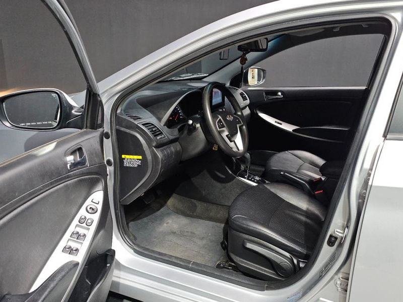2013 Hyundai Accent Diesel 1.6 VGT Premier photo 10