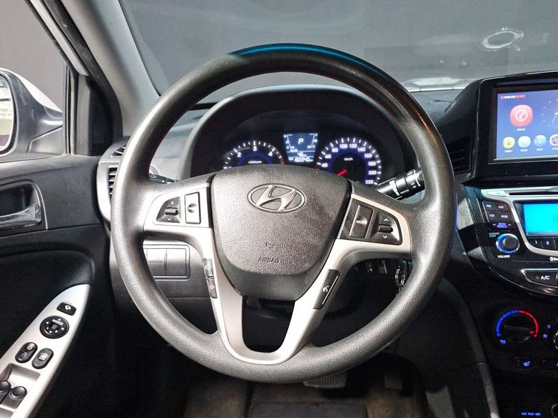 2013 Hyundai Accent Diesel 1.6 VGT Premier photo 11