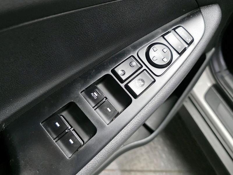 2016 Hyundai Tucson Diesel 1.7 2WD Modern photo 13