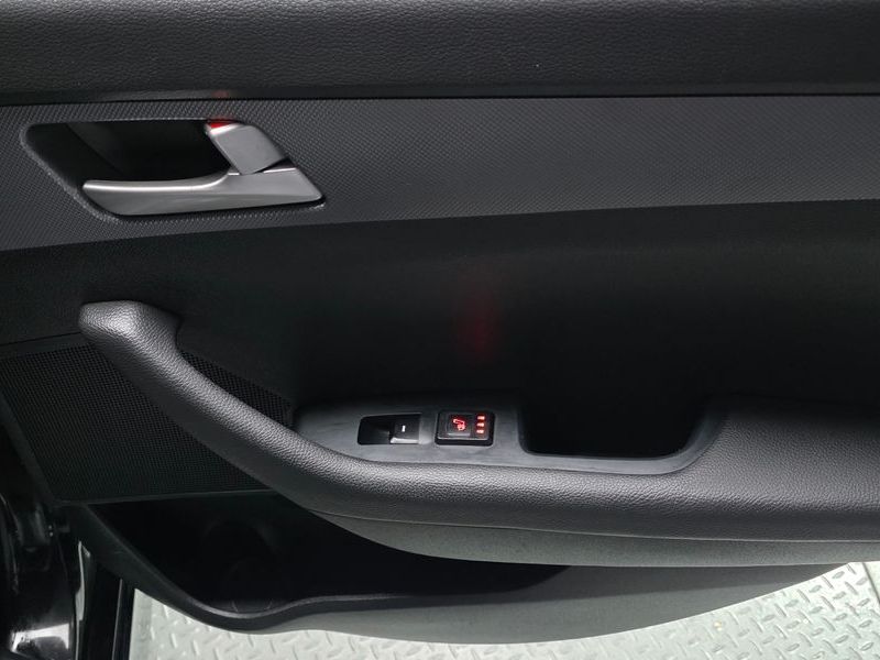 2018 Hyundai Sonata LPI Taxi Premium photo 17
