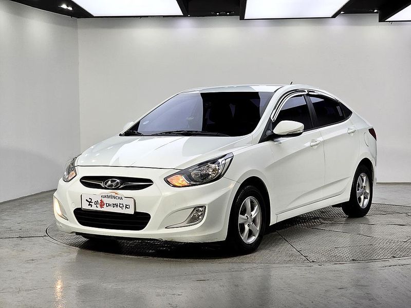 2012 Hyundai Accent Diesel 1.6 VGT Premier photo 1