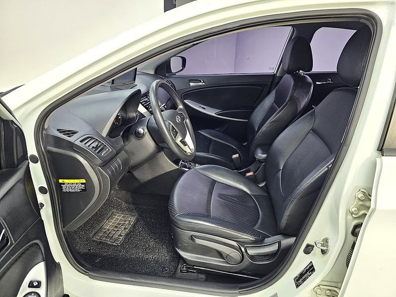 2012 Hyundai Accent Diesel 1.6 VGT Premier photo 8
