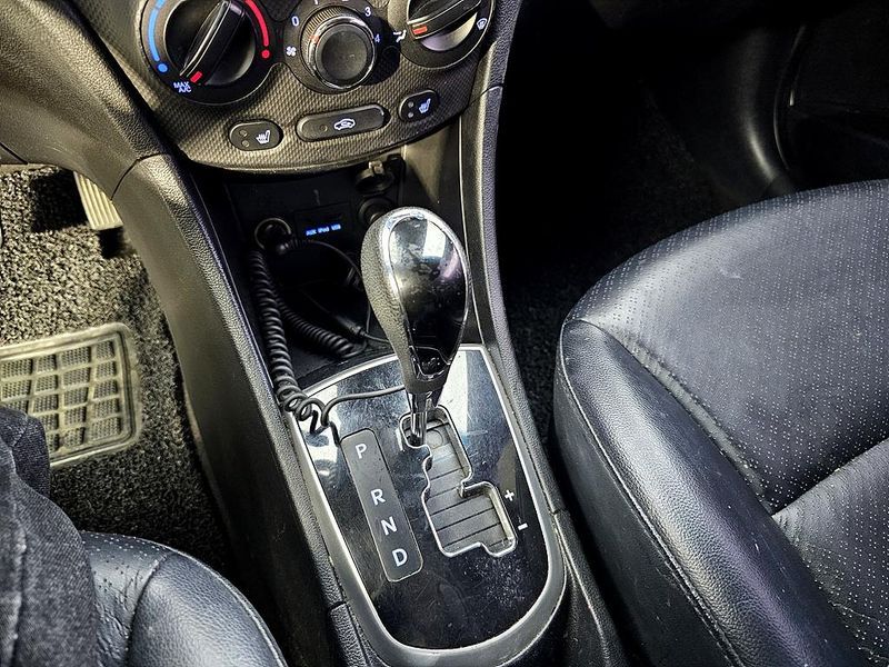 2012 Hyundai Accent Diesel 1.6 VGT Premier photo 17