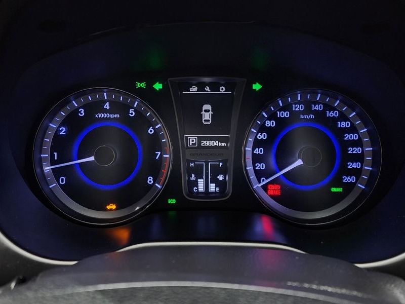 2015 Hyundai Grandeur HG240 Modern photo 8