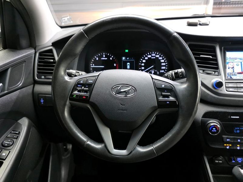 2016 Hyundai Tucson Diesel 1.7 2WD Modern photo 12