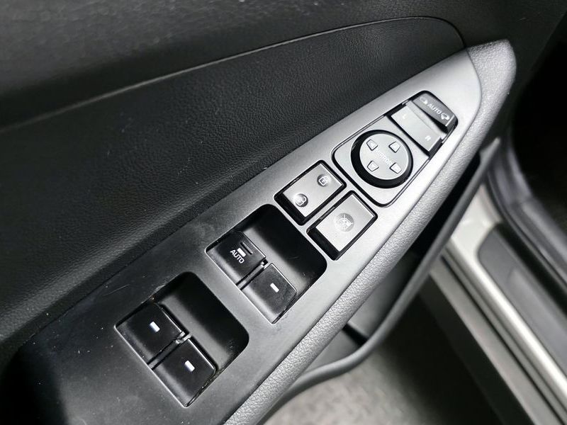 2016 Hyundai Tucson Diesel 1.7 2WD Modern photo 13