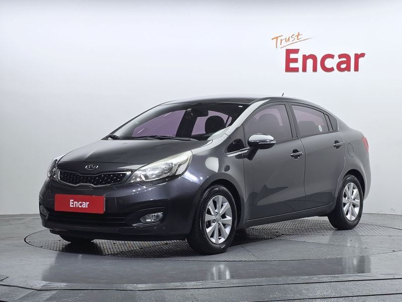 2012 Kia 올 New 프라이드 1.6 GDI Sedan Luxury photo 1