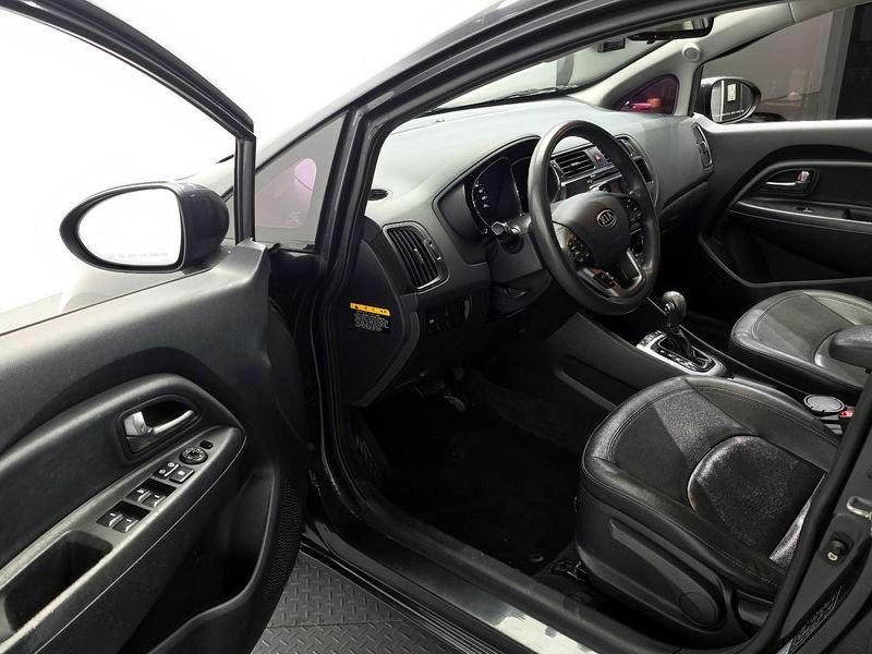2012 Kia 올 New 프라이드 1.6 GDI Sedan Luxury photo 10