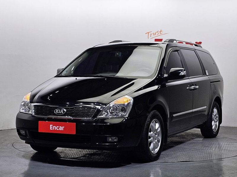2013 Kia Carnival Grand GLX Deluxe photo 1