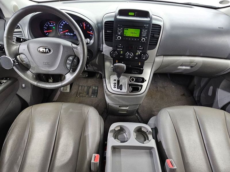 2013 Kia Carnival Grand GLX Deluxe photo 7