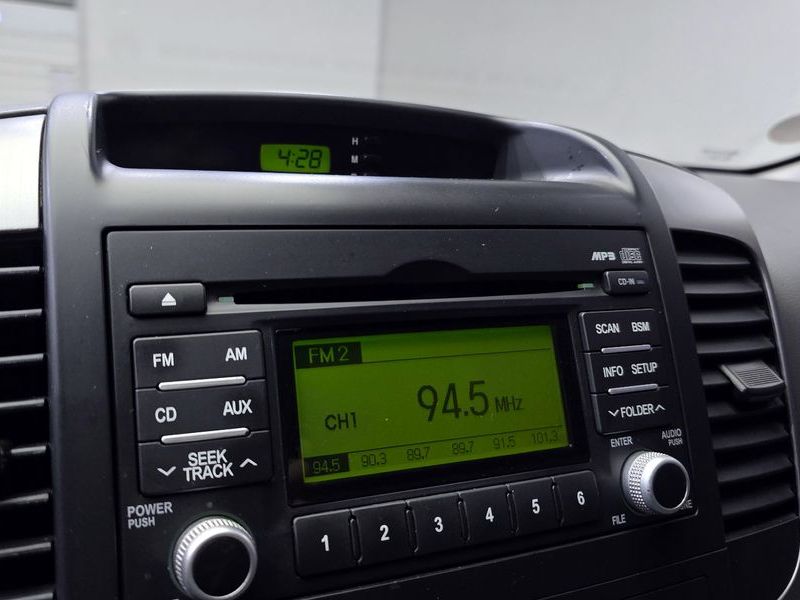 2013 Kia Carnival Grand GLX Deluxe photo 16