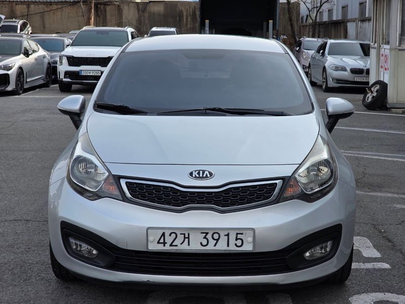 2013 Kia 올 New 프라이드 1.6 GDI Sedan Luxury photo 1