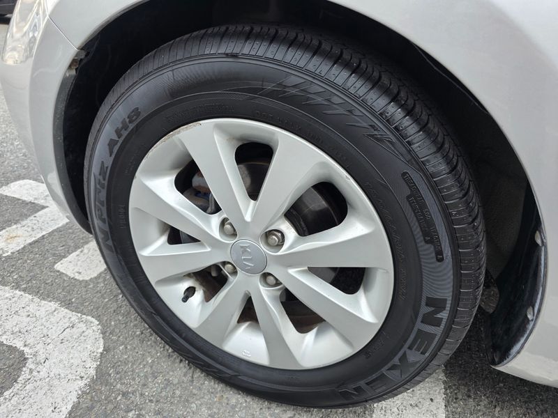 2013 Kia 올 New 프라이드 1.6 GDI Sedan Luxury photo 7