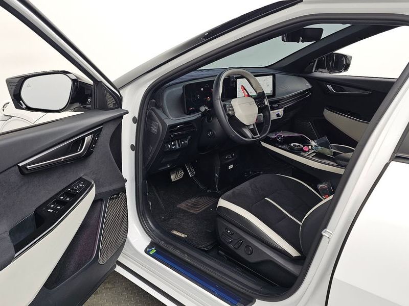 2025 Kia The New EV6 Long Range 4WD GT Line photo 10