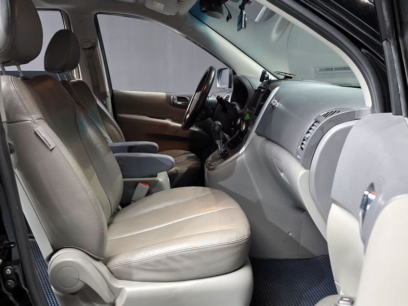 2014 Kia Carnival Grand GLX Premium photo 11