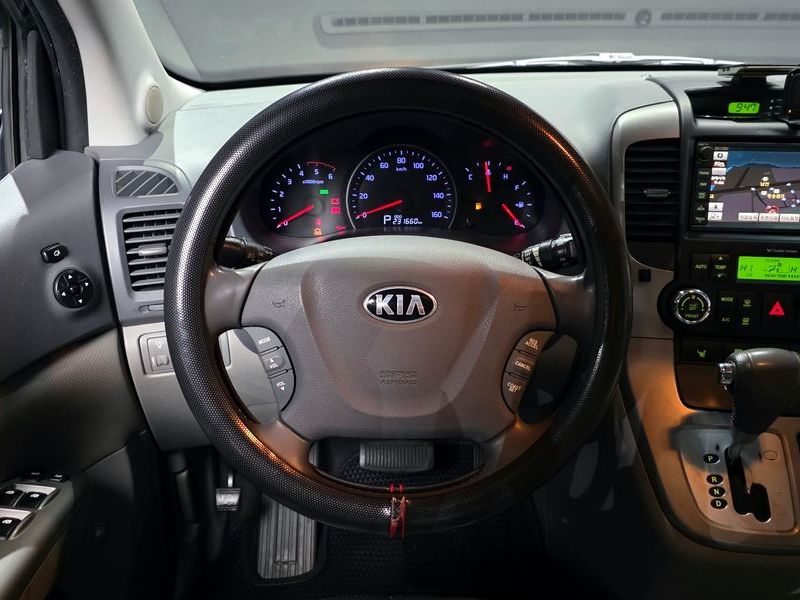 2014 Kia Carnival Grand GLX Premium photo 13