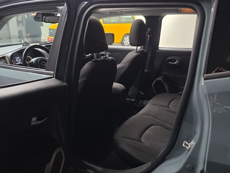 2016 Jeep Renegade 2.4 Longitude photo 11
