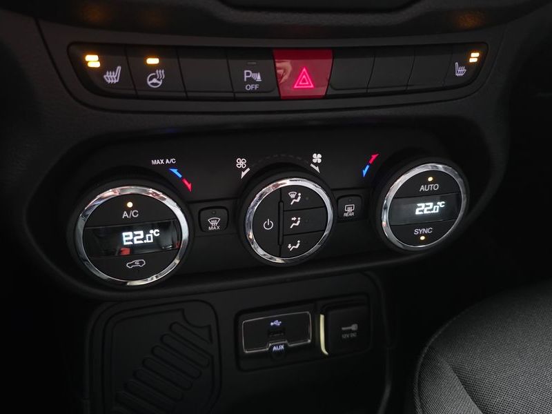 2016 Jeep Renegade 2.4 Longitude photo 18