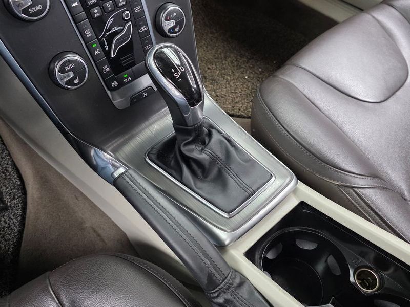 2016 Volvo V40 크로스컨트리 D3 photo 9