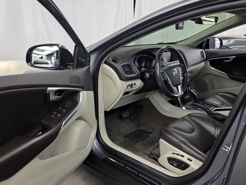 2016 Volvo V40 크로스컨트리 D3 photo 10