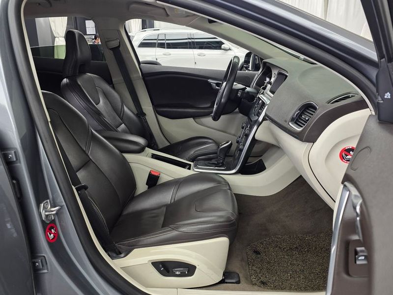 2016 Volvo V40 크로스컨트리 D3 photo 11
