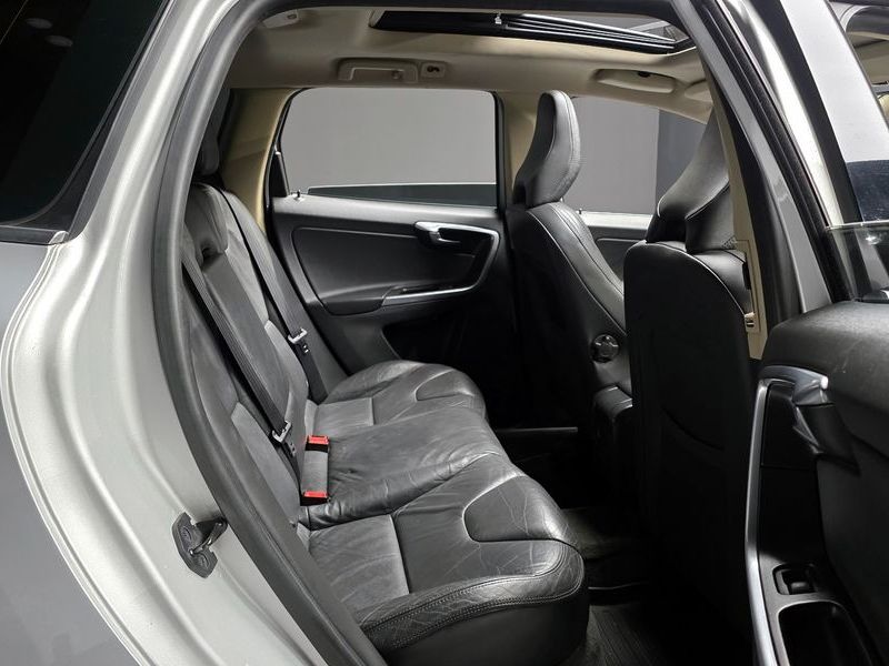 2013 Volvo XC60 D4 1st photo 12