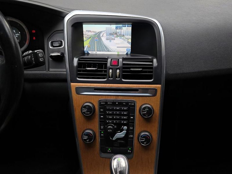 2013 Volvo XC60 D4 1st photo 14
