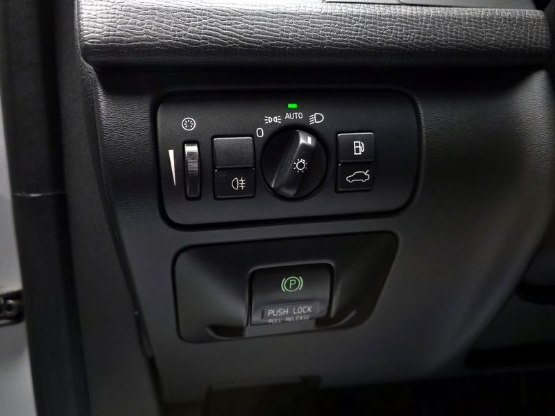 2013 Volvo XC60 D4 1st photo 16
