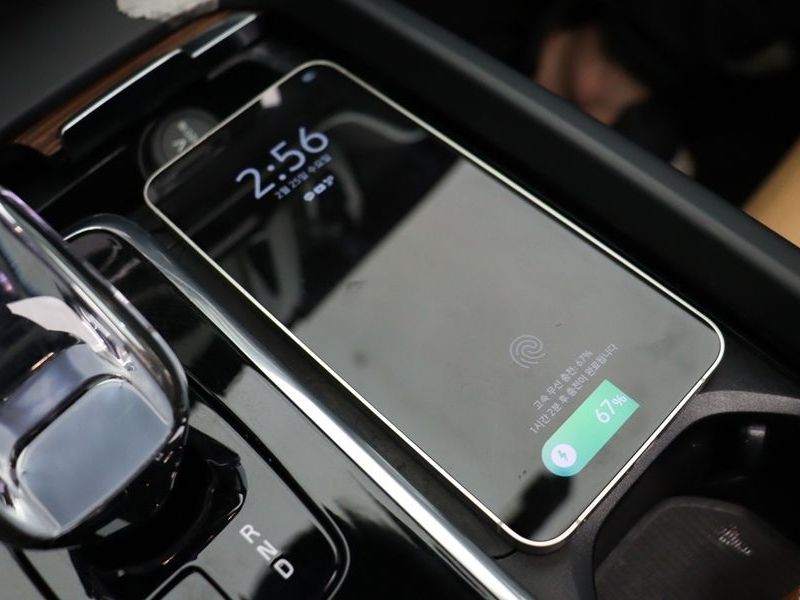 2025 Volvo XC60 B6 Ultra Bright photo 13