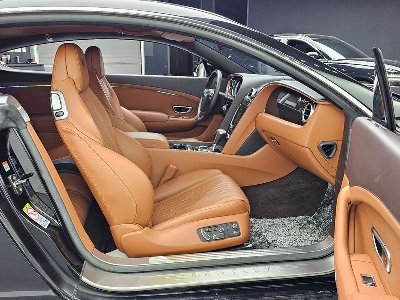 2016 Bentley Continental GT 4.0 GT photo 11