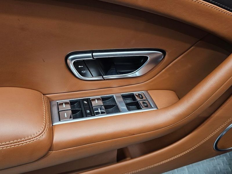 2016 Bentley Continental GT 4.0 GT photo 16