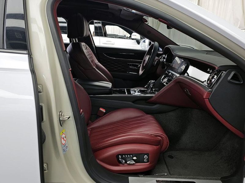 2022 Bentley Flying Spur 4.0 photo 11