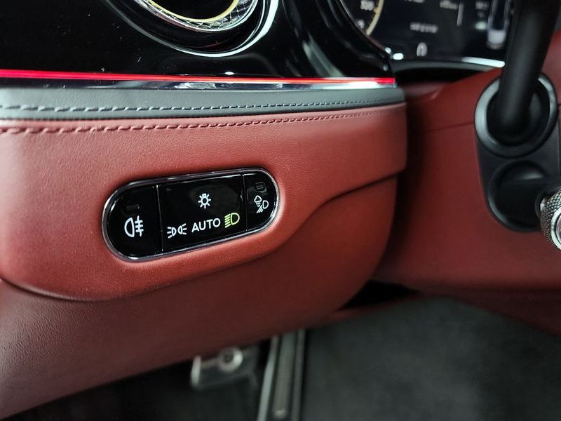 2022 Bentley Flying Spur 4.0 photo 16