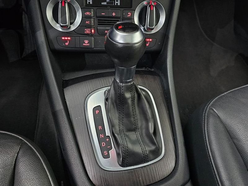 2012 Audi Q3 2.0 TDI Quattro Dynamic 8U photo 9