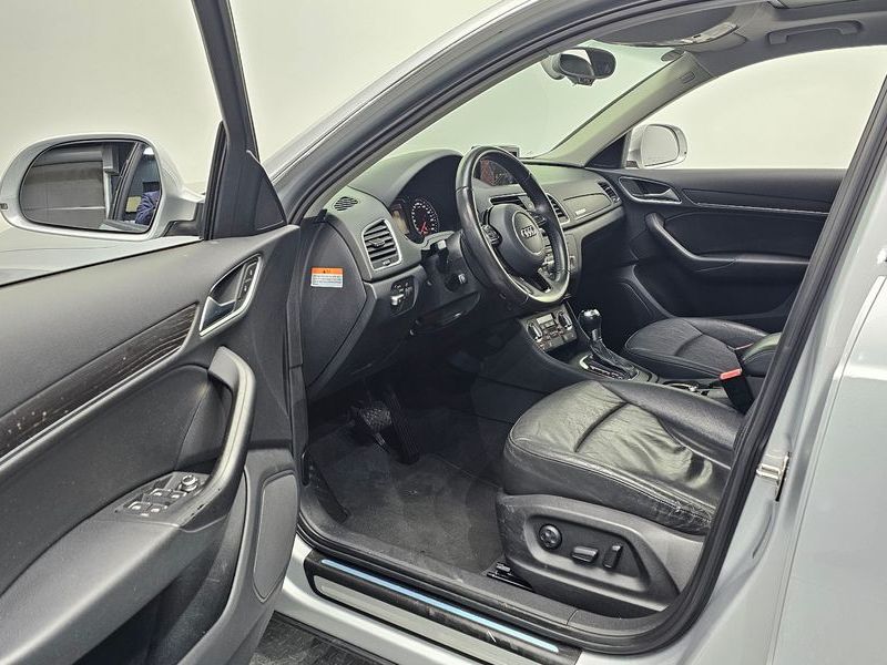 2012 Audi Q3 2.0 TDI Quattro Dynamic 8U photo 10