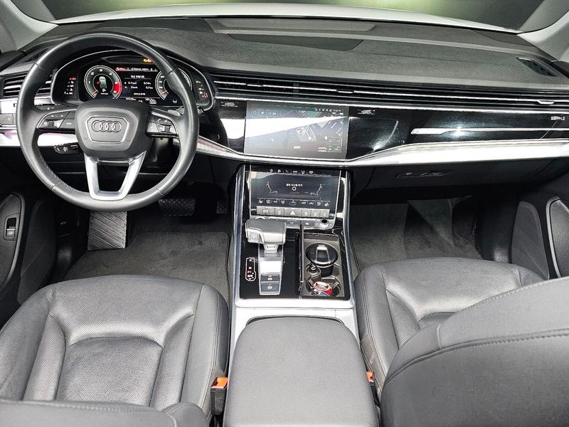 2021 Audi Q7 45 TDI Quattro photo 7