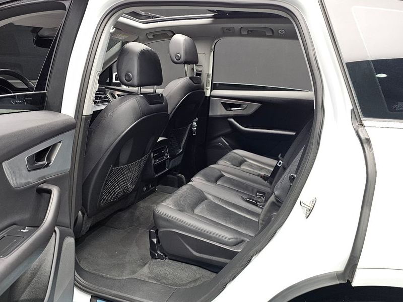 2021 Audi Q7 45 TDI Quattro photo 12