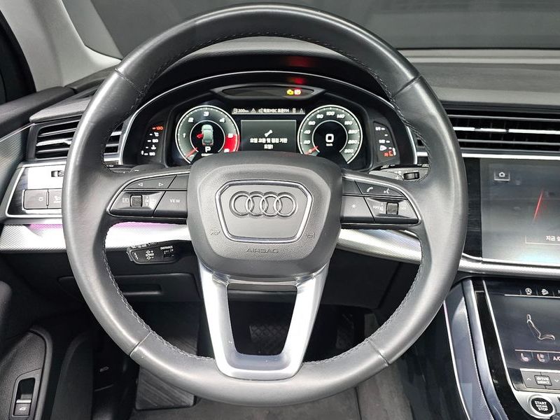 2021 Audi Q7 45 TDI Quattro photo 14