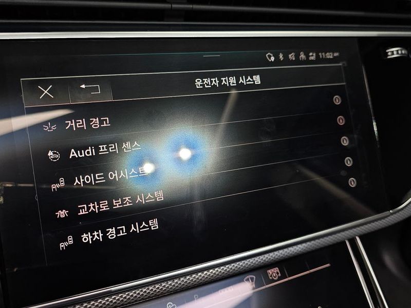 2021 Audi Q7 45 TDI Quattro photo 16
