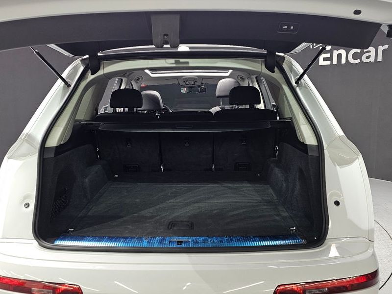 2021 Audi Q7 45 TDI Quattro photo 20