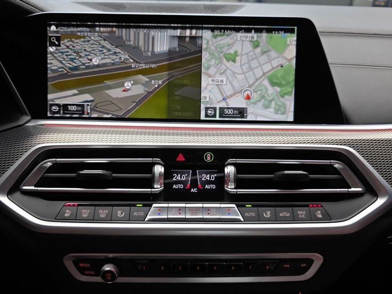 2022 BMW X5 xDrive 40i M Sport photo 18
