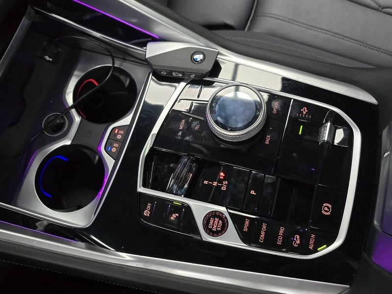 2025 BMW X6 xDrive40i M Sport photo 9