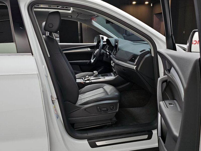 2021 Audi Q5 45 TFSI Quattro photo 11