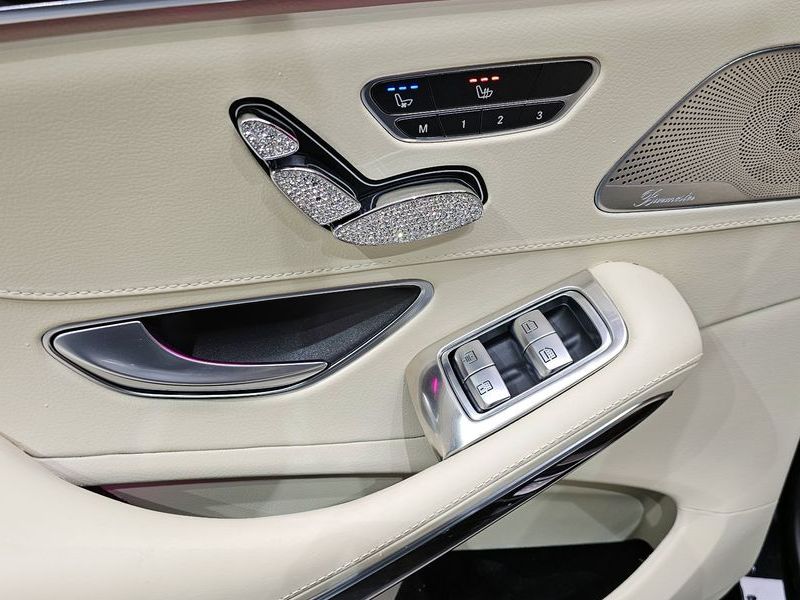 2019 Mercedes-Benz S-Class S560L 4MATIC photo 29
