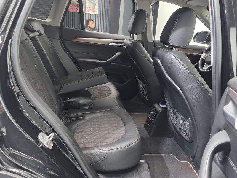 2021 BMW X1 xDrive 20i xLine photo 12