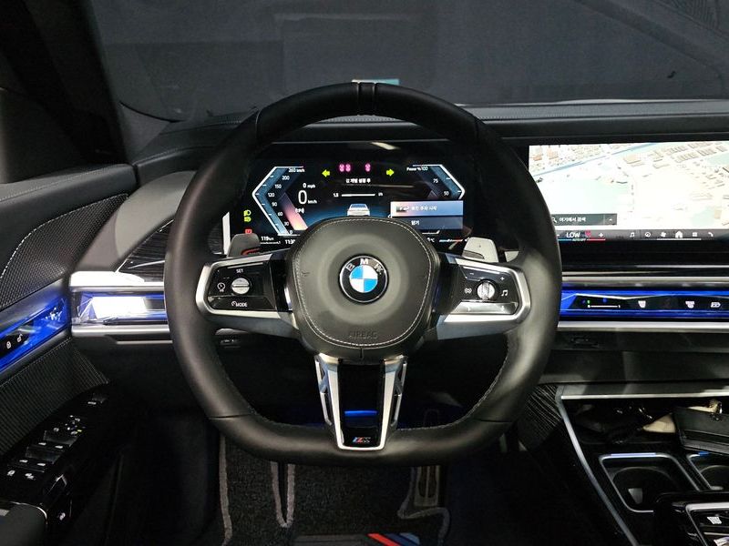 2025 BMW 7 Series 740d xDrive M Sport photo 12